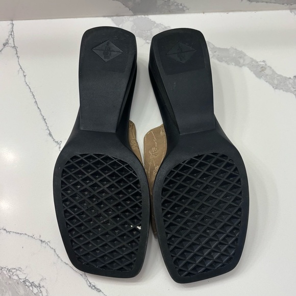 Vintage Women’s 10 Aerosoles Tan Wedge Heels - Picture 5 of 8